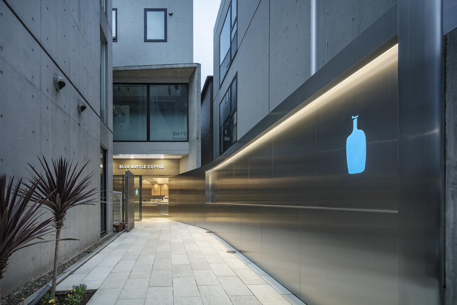 隱身巷弄的建築美學，東京原宿最新藍瓶咖啡店由TEKI Design操刀
