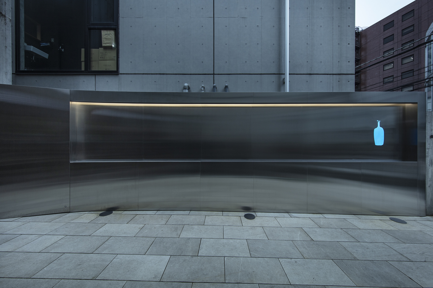 隱身巷弄的建築美學，東京原宿最新Blue Bottle Coffee藍瓶咖啡店由TEKI Design操刀