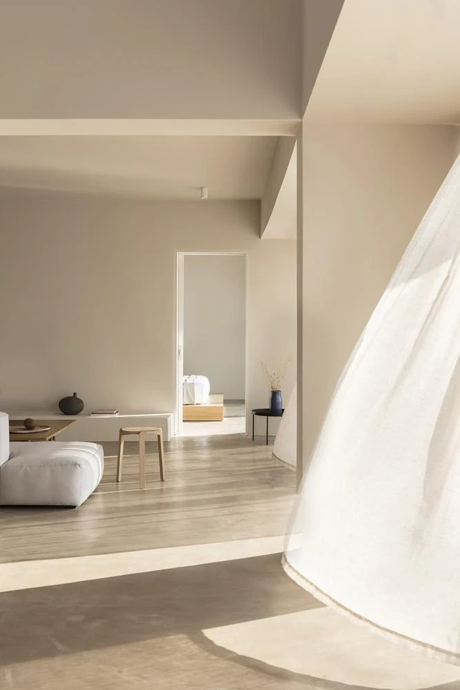 【希臘Santorini全新純白Villa】以極簡工藝品味 展現舒適的夏日島嶼生活 - Image 10