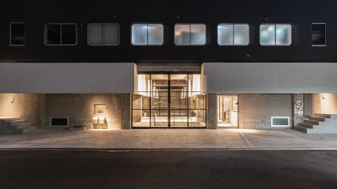  彷如藝術家版的雙層公寓！京都Kagan Hotel以極簡工業風打造共享酒店新模式 - Image 1