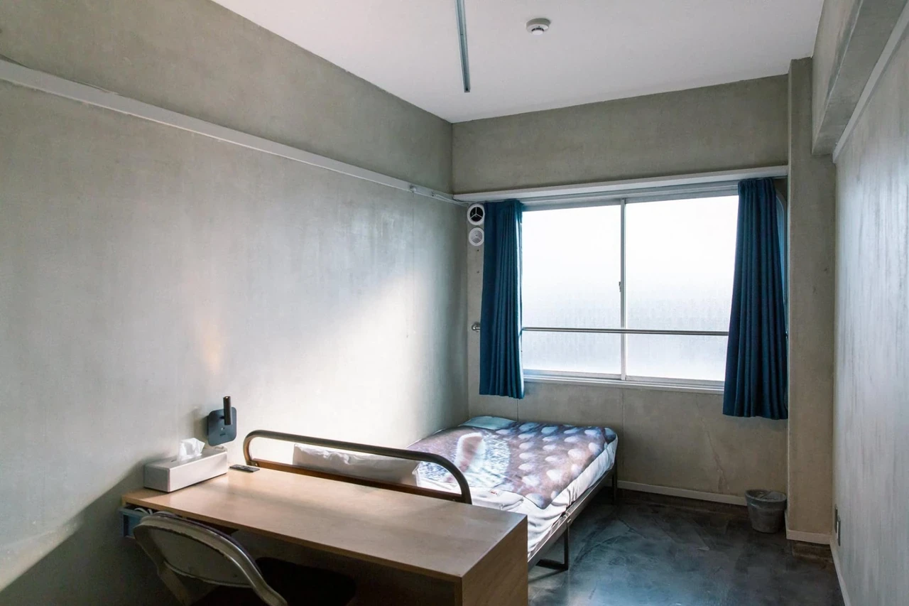  彷如藝術家版的雙層公寓！京都Kagan Hotel以極簡工業風打造共享酒店新模式 - Image 12