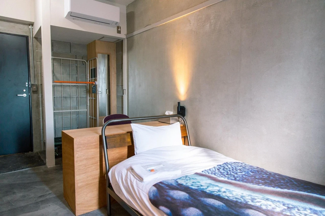  彷如藝術家版的雙層公寓！京都Kagan Hotel以極簡工業風打造共享酒店新模式 - Image 14