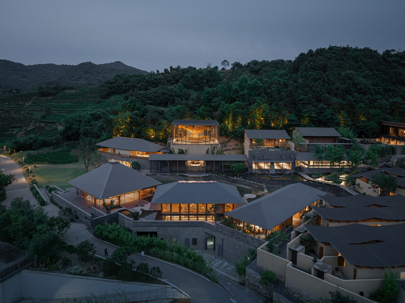 由來建築操刀南山君檸酒店，詮釋東方水景與竹林之美