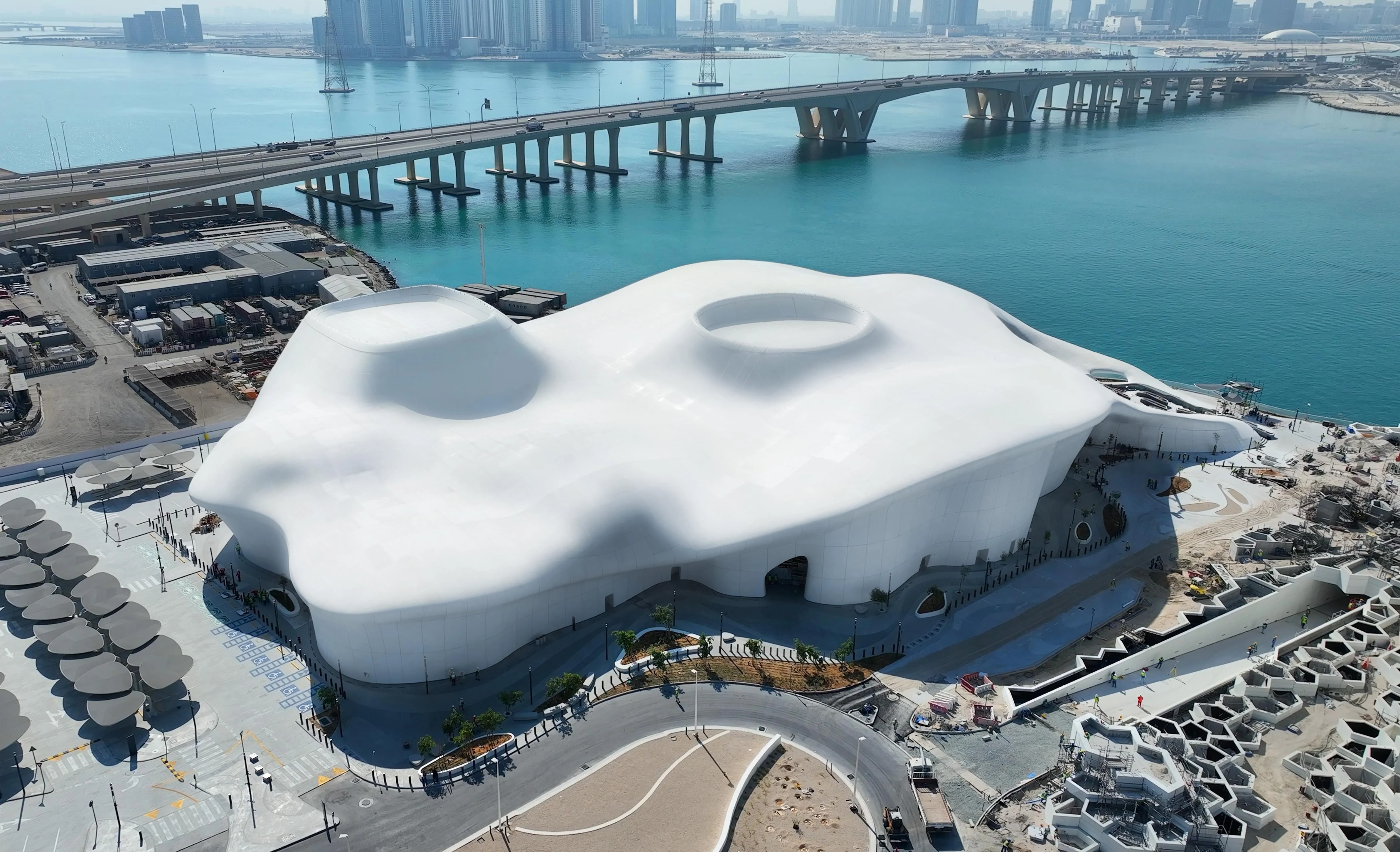 全球最大沉浸式無柱藝術空間teamLab Phenomena，由teamLab Architects與MZ Architects聯手操刀