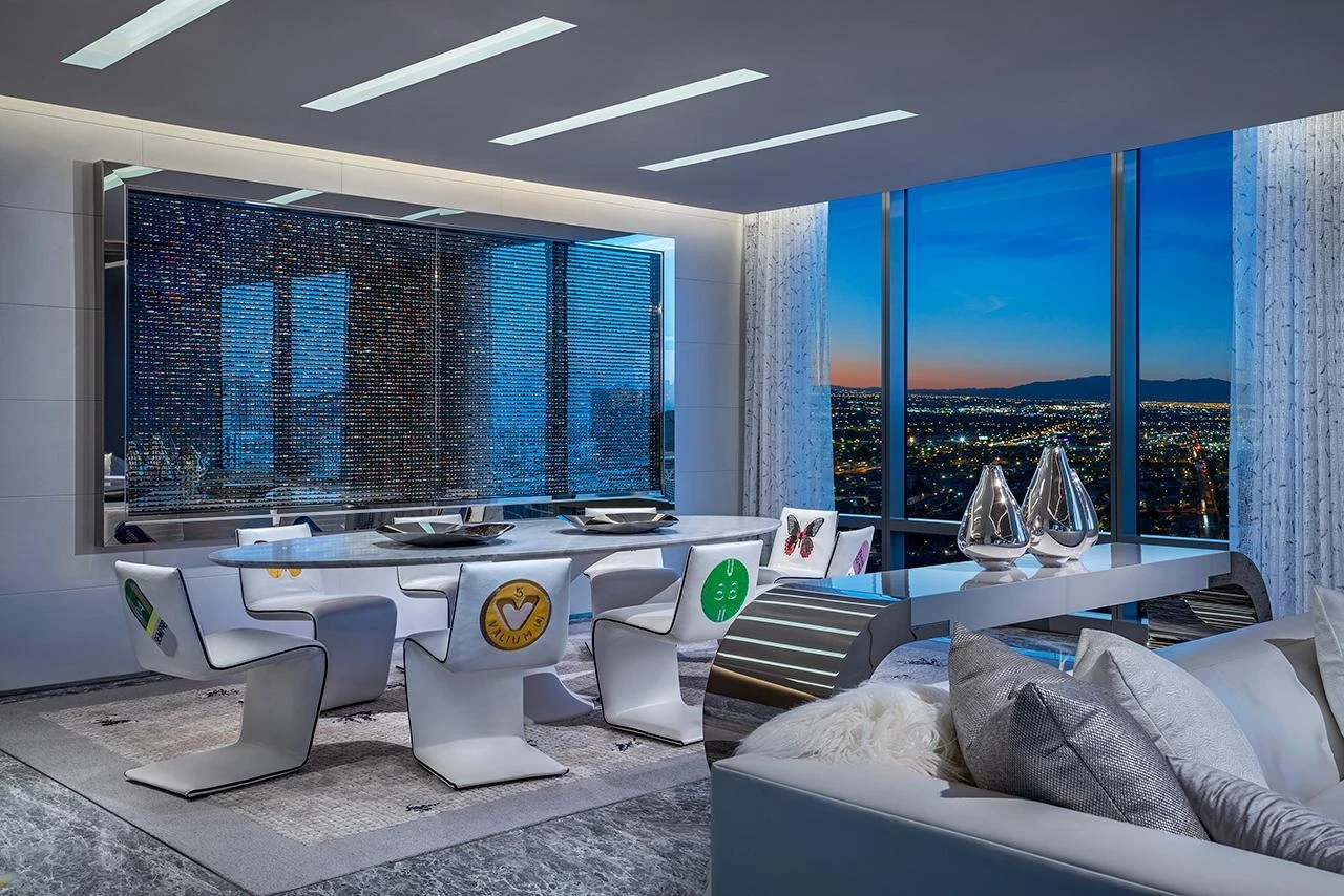 Sleep With Art and Furniture by Damien Hirst in the World’s Most Expensive Hotel Suite - Image 10