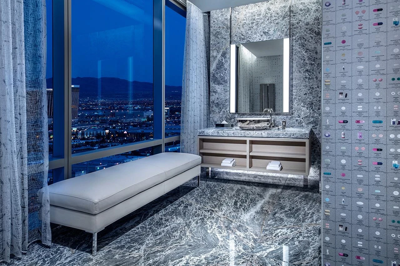 Sleep With Art and Furniture by Damien Hirst in the World’s Most Expensive Hotel Suite - Image 15
