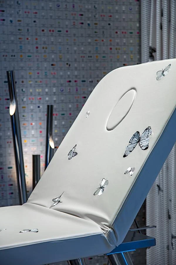 Sleep With Art and Furniture by Damien Hirst in the World’s Most Expensive Hotel Suite - Image 17