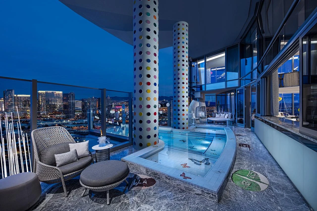 Sleep With Art and Furniture by Damien Hirst in the World’s Most Expensive Hotel Suite - Image 5
