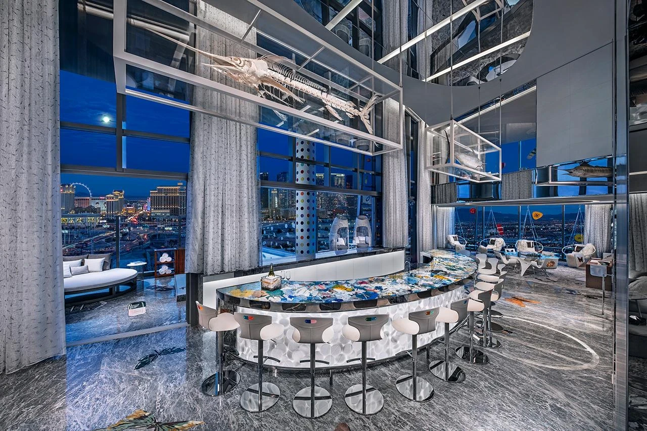 Sleep With Art and Furniture by Damien Hirst in the World’s Most Expensive Hotel Suite - Image 6
