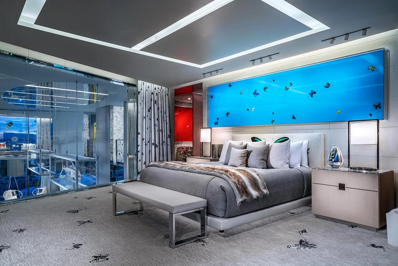 Sleep With Art and Furniture by Damien Hirst in the World’s Most Expensive Hotel Suite - Image 9