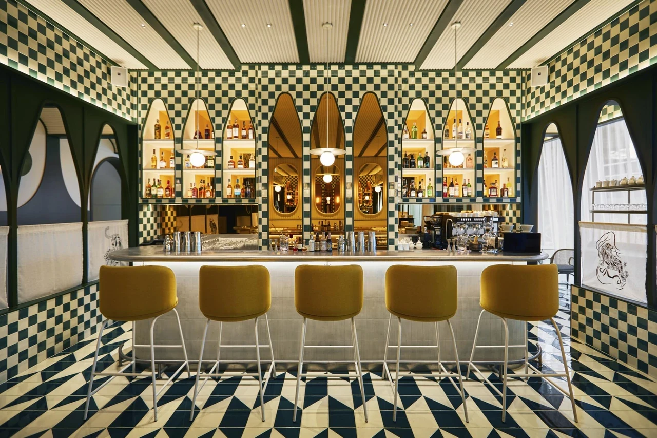 曼谷大都會標準酒店，大膽色彩洋溢70年代時尚魅力 - Image 16