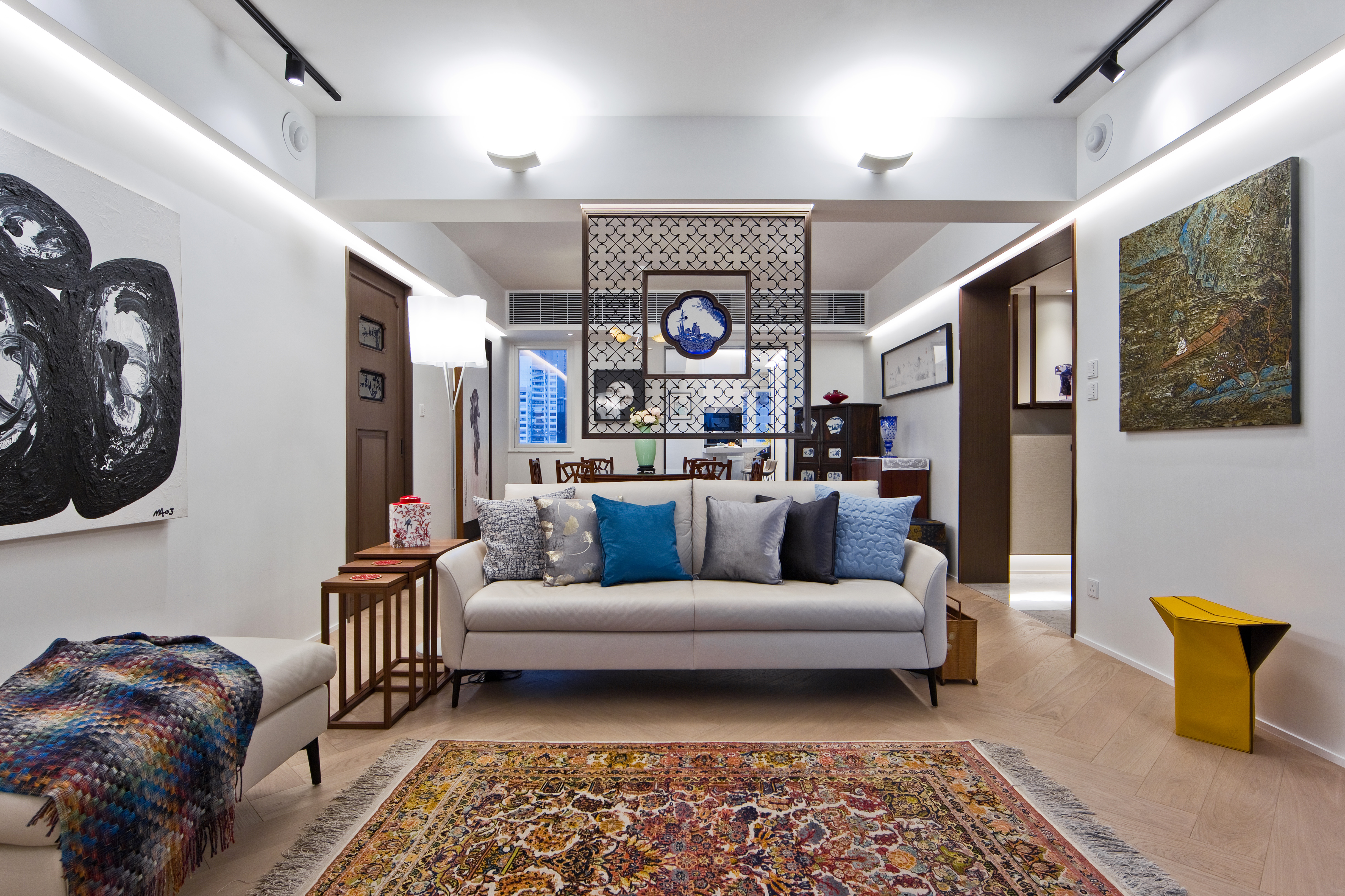 North Point interior design, Chinese style, antique furniture, stained glass, Hong Kong home, 北角設計, 中式家居, 古董傢俬, 彩色玻璃, 香港室內設計